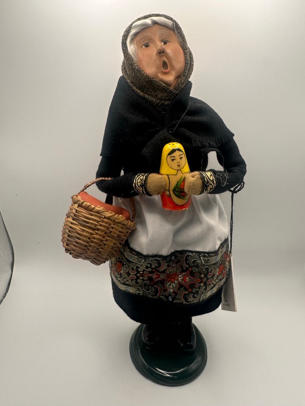 Byers' Choice Ltd The Carolers Babushka 2004 Nesting Doll Balalaika Figurine Box